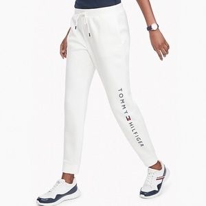 Tommy Hilfiger Essential Logo Sweatpants